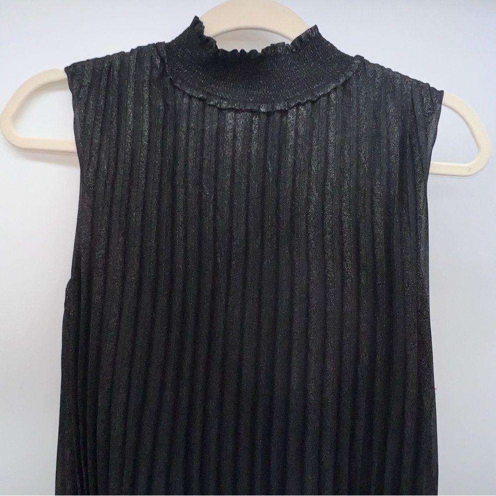 Nanette Lepore Sleeveless Accordion Pleat Black/Silver Metallic Blouse Size S - Picture 3 of 10